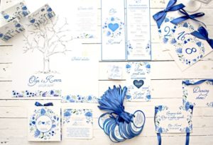 akwarelowe kwiatowe niebieskie zaproszenie i dodatki slubne artirea