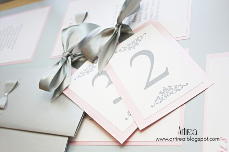 eleganckie srebrne i rozowe dodatki weselne menu numeracja winietki
